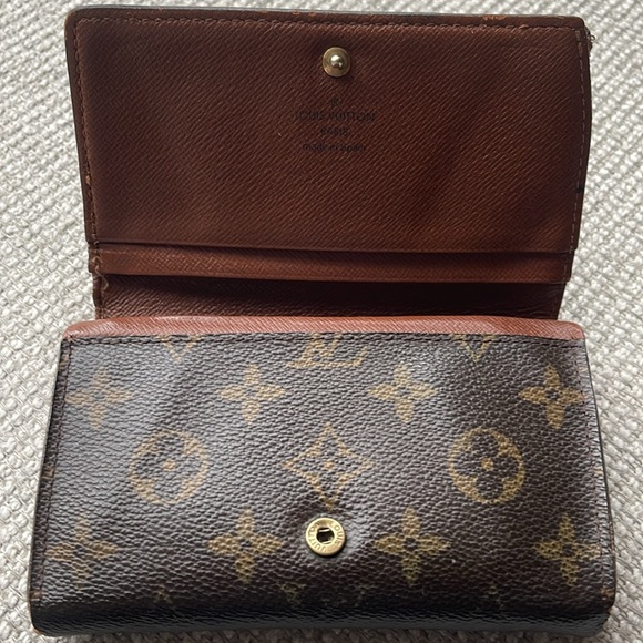 Authentic Louis Vuitton Tresor Wallet - Picture 7 of 12